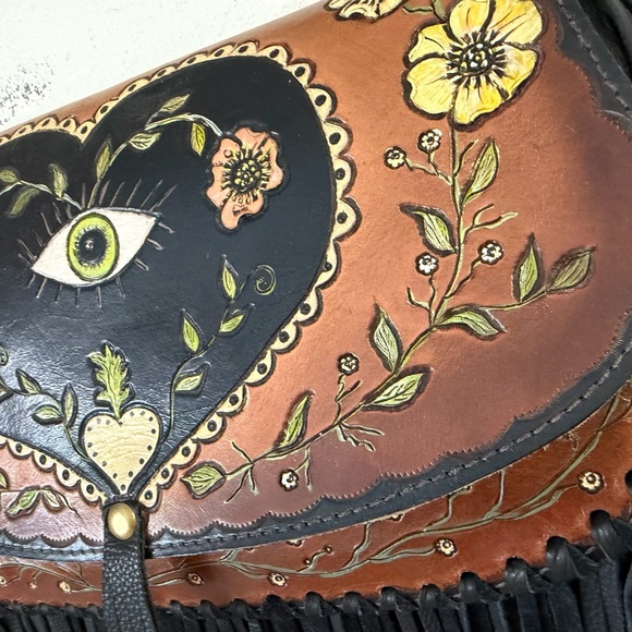 Handmade Brown Leather Fringe Shoulder Bag with Black Heart Eye Motif - Picture 4 of 7